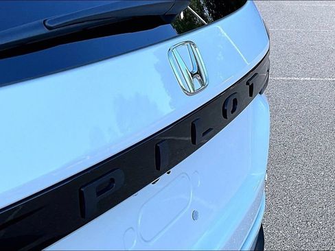 Used 2024 Honda Pilot Elite image 26