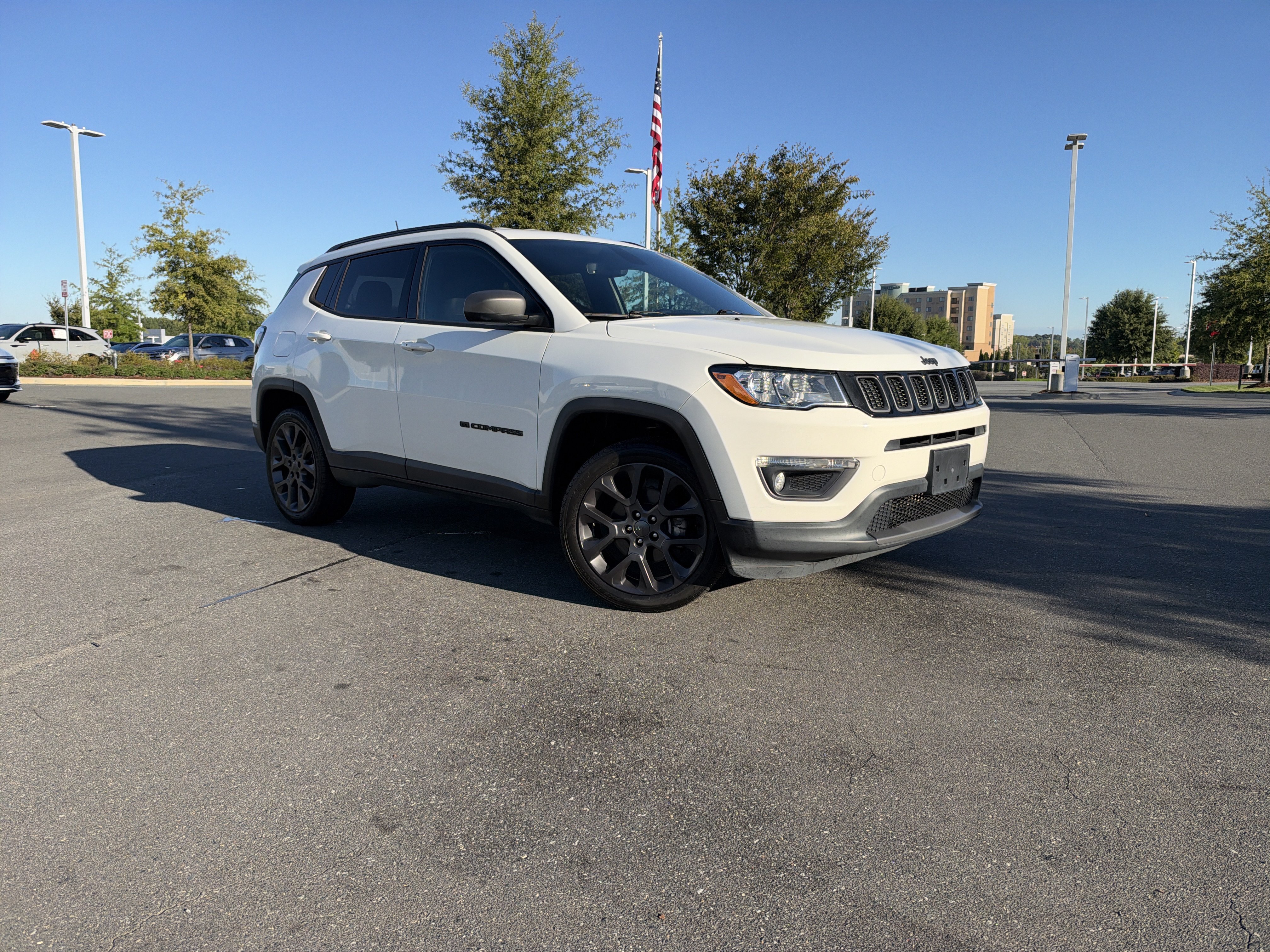 Used 2021 Jeep Compass Latitude AWD/4WD image 2