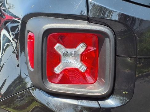 Certified 2023 Jeep Renegade Altitude image 25