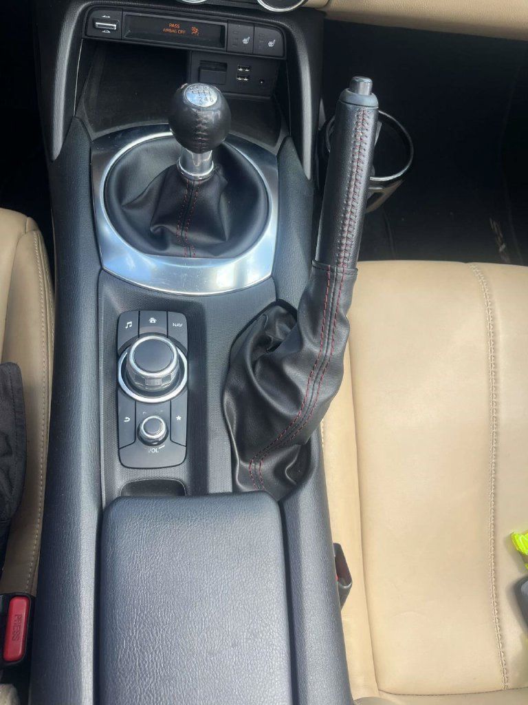 Used 2019 MAZDA MX-5 Miata RF Grand Touring RWD image 31