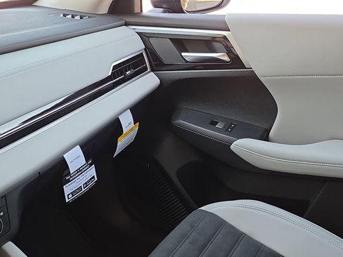 New 2026 Mitsubishi Outlander SE image 24