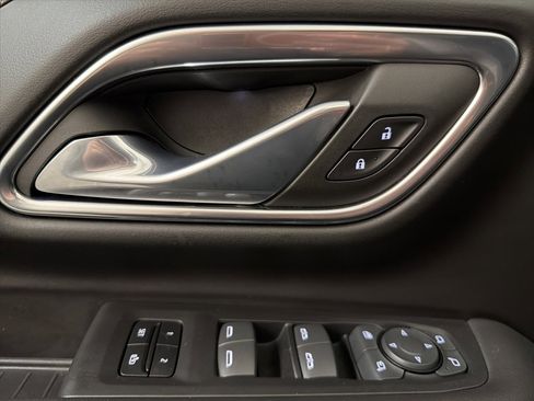 Used 2023 GMC Yukon AT4 w/ Technology Package image 14