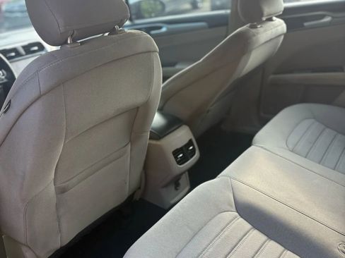 Used 2019 Ford Fusion SE image 25