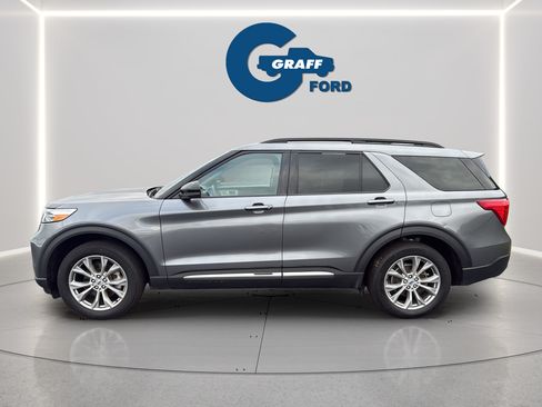 Used 2024 Ford Explorer XLT w/ Equipment Group 202A AWD/4WD image 4