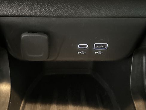 Used 2025 Chevrolet TrailBlazer LT AWD/4WD image 34