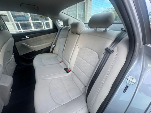 Used 2015 Hyundai Sonata Sport w/ Option Group 03 FWD image 13