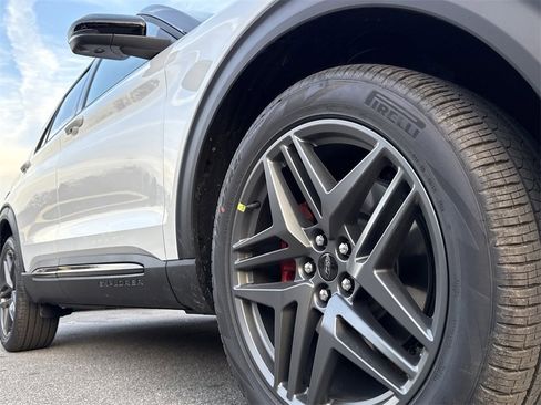 Used 2026 Ford Explorer ST w/ Sun And Sound Package image 9