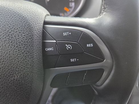 Used 2018 Jeep Grand Cherokee Limited image 15