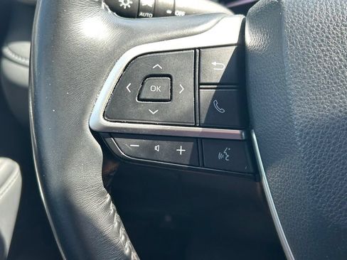 Used 2022 Toyota Highlander XSE FWD image 38