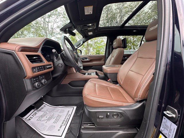 Used 2023 Chevrolet Suburban High Country AWD/4WD image 26