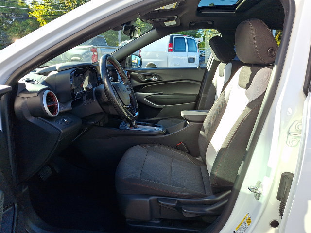 Used 2024 Chevrolet Trax RS w/ Sunroof Package FWD image 23