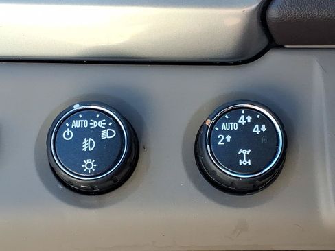 Used 2015 Chevrolet Suburban LTZ AWD/4WD image 9