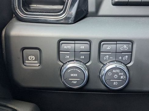 Used 2024 GMC Sierra 1500 AT4 w/ Technology Package image 22