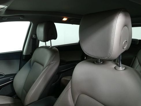 Used 2017 Hyundai Santa Fe Limited image 8