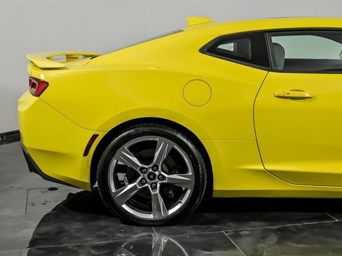 Used 2018 Chevrolet Camaro SS RWD image 10