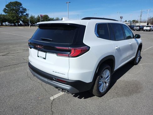 Used 2026 GMC Acadia Elevation w/ Elevation Premium Package FWD image 3