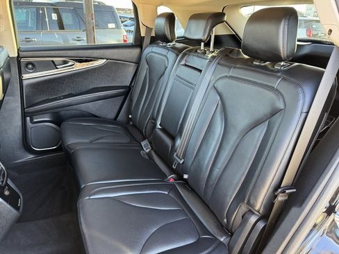 Used 2021 Lincoln Nautilus Reserve image 16