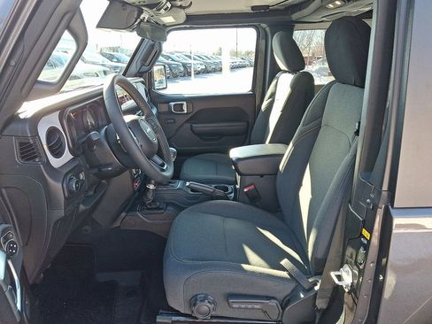 Used 2024 Jeep Wrangler Willys image 14