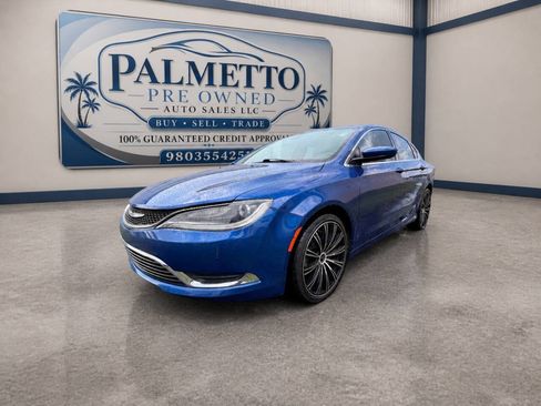 Used 2015 Chrysler 200 Limited FWD image 4