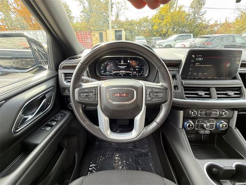 Used 2022 GMC Yukon SLE image 13