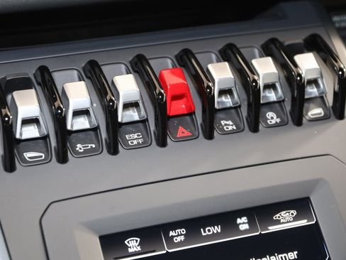 Used 2022 Lamborghini Huracan EVO image 40