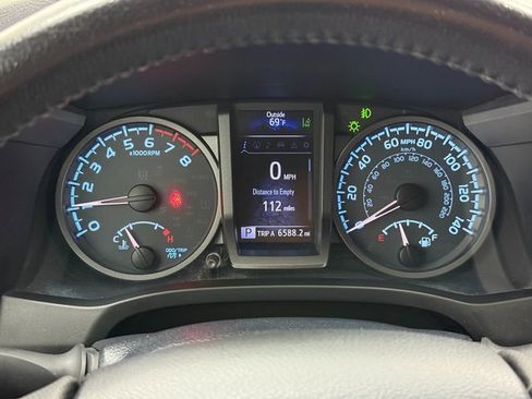 Used 2019 Toyota Tacoma TRD Off-Road image 14