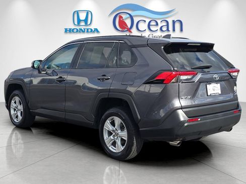 Used 2021 Toyota RAV4 XLE image 5