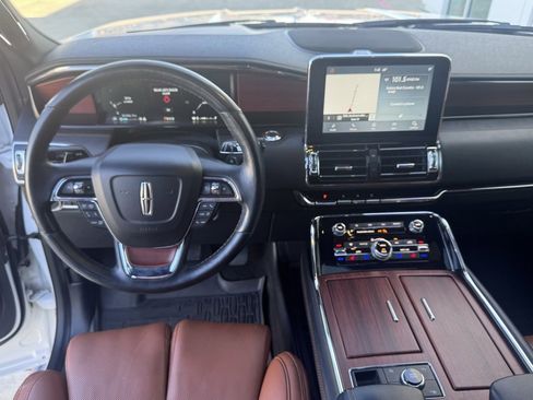Used 2020 Lincoln Navigator Reserve w/ Luxury Package image 22