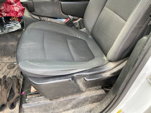 Used 2022 Chevrolet Silverado 2500 Custom image 9