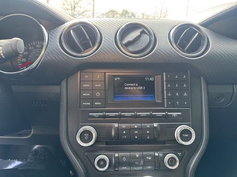 Used 2017 Ford Mustang Coupe image 17