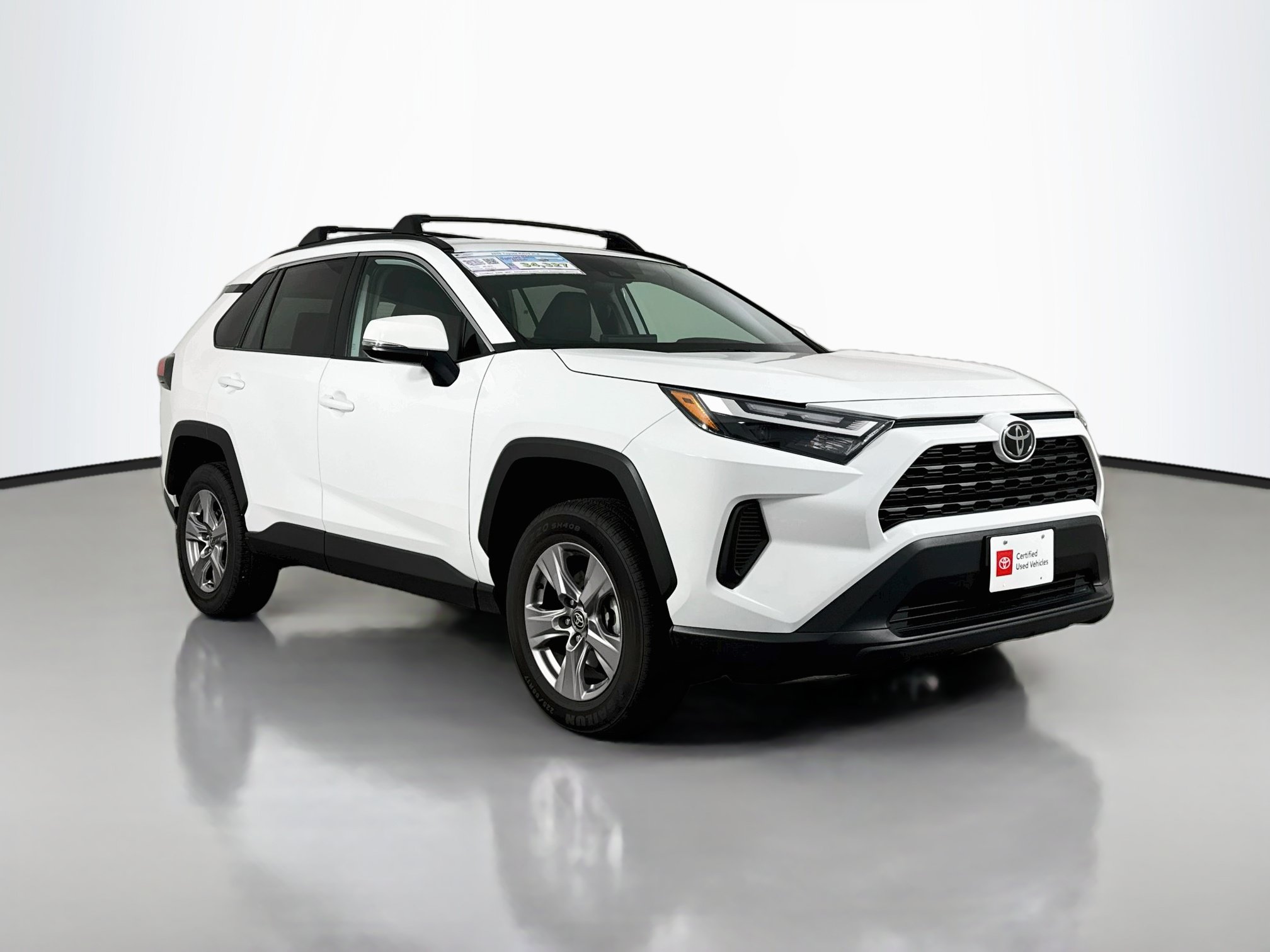 Certified 2025 Toyota RAV4 XLE AWD/4WD image 1