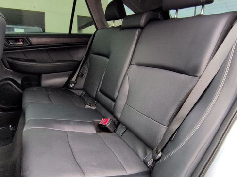 Used 2018 Subaru Outback 2.5i Limited AWD/4WD image 22