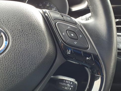 Used 2019 Toyota C-HR XLE image 23