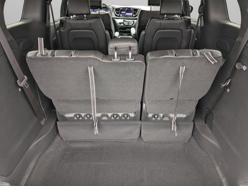 New 2026 Chrysler Pacifica Select image 46