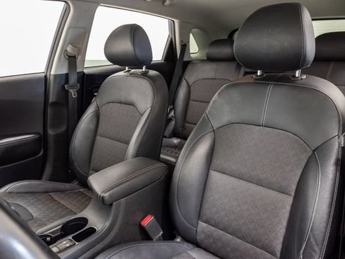 Used 2018 Kia Niro EX FWD image 9