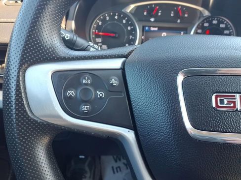 Used 2024 GMC Terrain SLE image 16