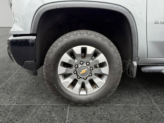 Used 2025 Chevrolet Silverado 2500 Custom w/ Custom Value Package AWD/4WD image 14