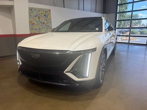 Used 2024 Cadillac Lyriq Sport AWD/4WD image 40