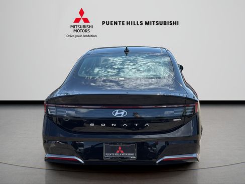 Used 2025 Hyundai Sonata Limited FWD image 6