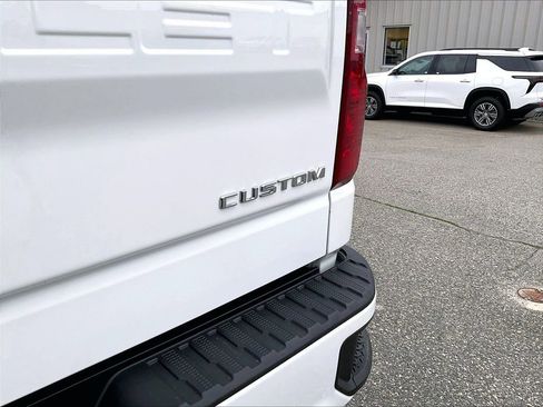 Used 2023 Chevrolet Silverado 1500 Custom AWD/4WD image 27