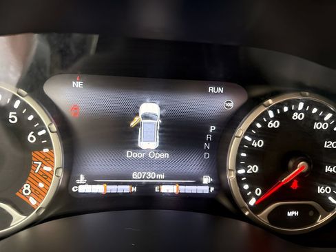 Used 2020 Jeep Renegade Trailhawk w/ Premium Leather Group AWD/4WD image 24