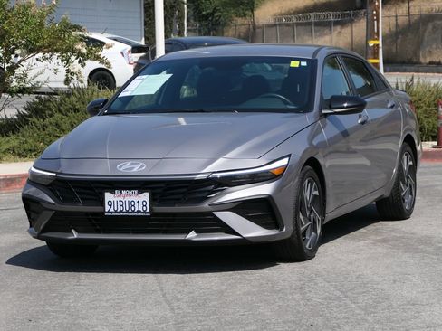 Certified 2025 Hyundai Elantra Sport w/ Cargo Package FWD image 7