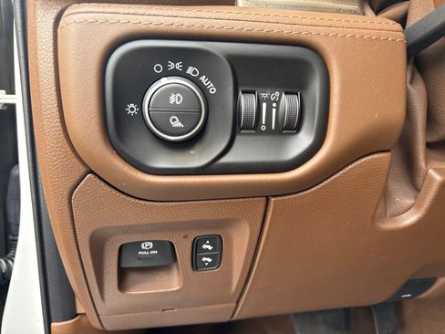 Used 2020 RAM 1500 Longhorn image 17