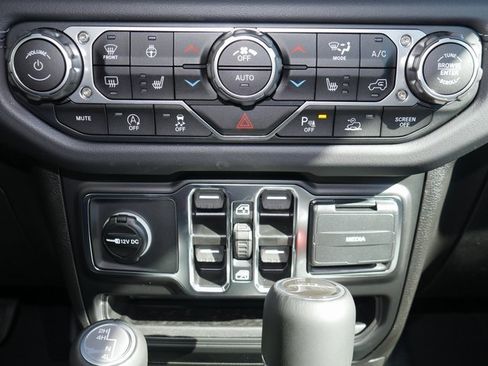 New 2025 Jeep Gladiator High Tide image 22