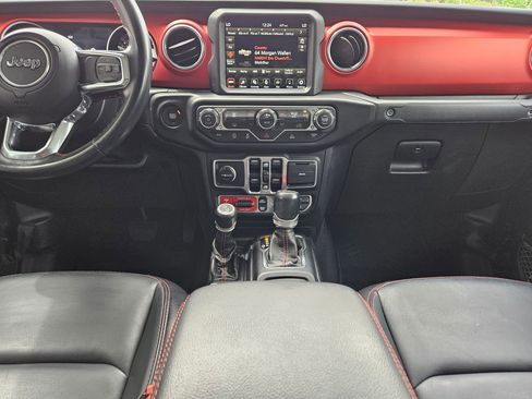 Used 2021 Jeep Gladiator Rubicon AWD/4WD image 10