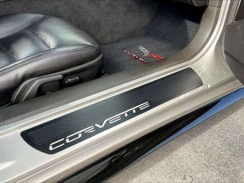 Used 2005 Chevrolet Corvette Coupe w/ Preferred Equipment Group RWD image 34