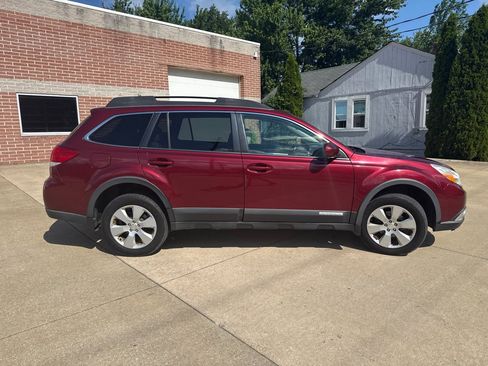 Used 2011 Subaru Outback 2.5i Premium AWD/4WD image 4