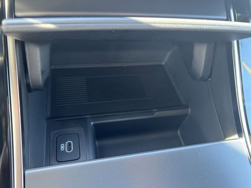 New 2025 Land Rover Range Rover Velar Dynamic SE image 15