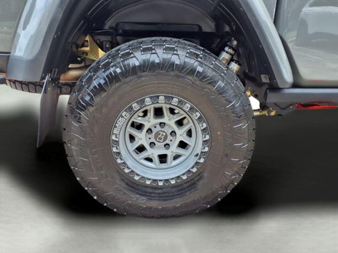 Used 2021 Jeep Gladiator Rubicon AWD/4WD image 9