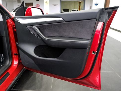 Used 2023 Tesla Model Y AWD image 41